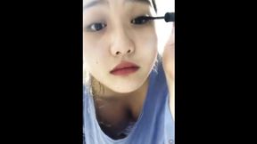 Korean streamer's playful boob flash moment