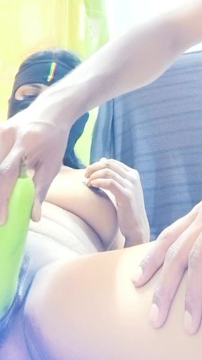 I made a sex video with a stranger guy for the first time, took cucumber in my pussy.   Clip 1