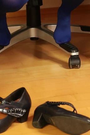 Blue Tights, Mary Jane Heels &amp; Shoeplay Fetish Tease