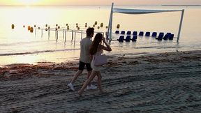 candie and alex around the world alicante