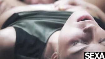 Busty Blonde & Brunette Devour Soaking Cunts to Screaming Orgasms