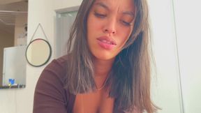 bruna paz chupando o pau devagar e deixando bem molhado