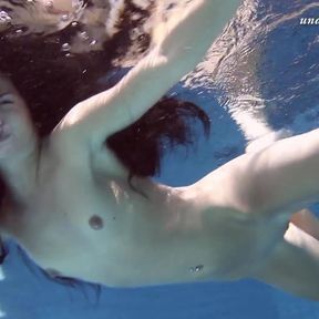 Zhanetta super sexy underwater slut