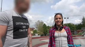Public Sex - Latina Freundin mit der absoluten Einheit eines Freundes betrügen
