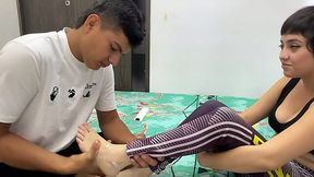 Short-hair Latina stepsis was fucked by kink guy after foot massage