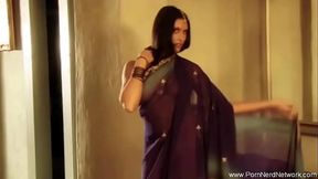 Bollywood Babe Getting Her Naked On