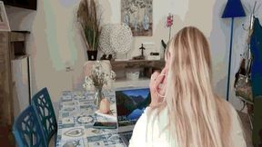 Ear play AVI(1280x720)FHD