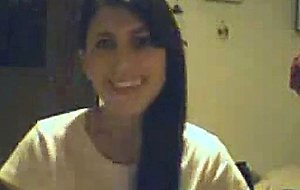 Elle se change devant sa webcam