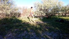 linda puta usa minifaldas desnuda en publico con vibrador anal caliente