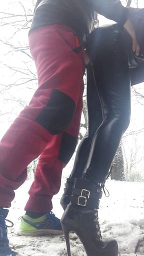 Laura On Heels model 2021 video of standing fucking between the snow creampie