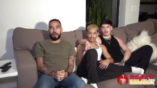 无套性爱：少女艾迪·布兰科紧致的屁股被圣托·豪尔赫的大鸡巴猛操