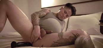 Yoshi Kawasaki Stretches Ass to Birth Twins