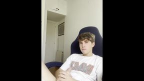 Naughty Youngster Gives His Man meat a Slow, Raw Rubdown