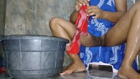 රෙදි ටිකත් හෝදලම නා ගත්ත මගේ ලස්සන නෑන Step sister bath along and wash her cloth