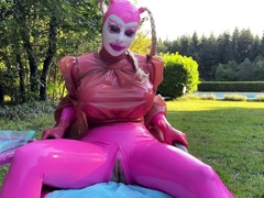 Chubby Amateur Milf Sarah Janes Outdoor Masturbation