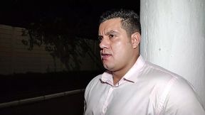 yuri gaucho - chefe com tesao se exibiu e tocou punheta ate gozar - executivo gozando na frente da galera - homem bonito masturbando o pau grande e gozando forte