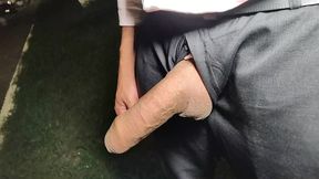 yuri gaucho - chefe com tesao se exibiu e tocou punheta ate gozar - executivo gozando na frente da galera - homem bonito masturbando o pau grande e gozando forte