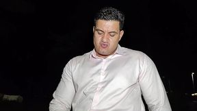 yuri gaucho - chefe com tesao se exibiu e tocou punheta ate gozar - executivo gozando na frente da galera - homem bonito masturbando o pau grande e gozando forte