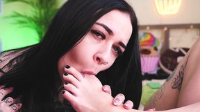 i licked super tasty feet and kitty