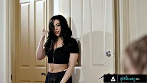 GIRLSWAY - Whitney Wright Seduces Aiden Ashley After Discovering She's Not Her Type