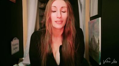 Hot Milf with big tits strips solo on streamate talking sweet to solo female