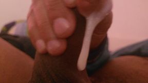 gozando gostoso na cama pensando na minha putinha