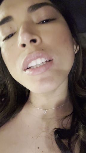 Que Delicia, What a Treat This Solo Masturbation Video