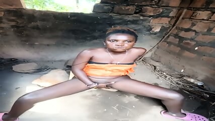 Holygrail001 2025-06-03 11H09m44s young african slut toying and fingering her pussy until she squirts