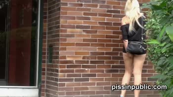 Blonde's Desperate Piss in Public