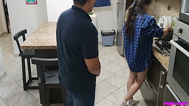 Mi Hermosa Nuera es Facil de Chantajiar - Mi Suegro no me corre de la Casa a Cambio de Sexo