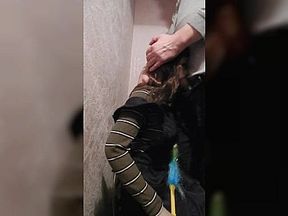 Maid Nomi did Oral to imperious houseowner