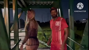 ESPOSA DANDO PRA 2 NA PASSARELA DA VIA DUTRA