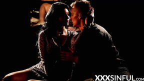 Beautiful Babe rides vigorously after sensual pussylicking & blowjob