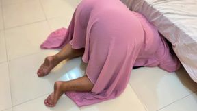 Egyptian Big Ass & Pussy Hot Stepmom Stuck Under Bed Then She Want Hardcore Fuck From Son's Friend