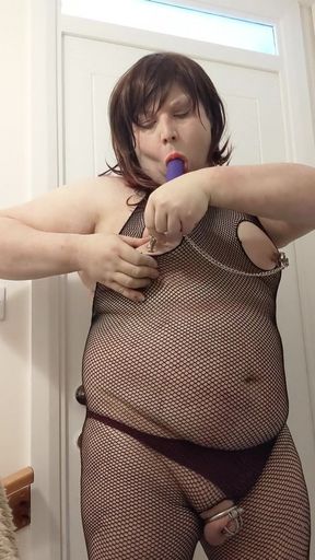 Kelli clamps her tits and sucks cock