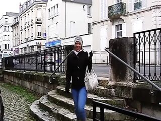 Large Ass Black From France Knows How to Make Large Knob Cum