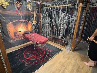 Part 1:- Lanista Bear & Female-dominator Satana takes Well-Hung in the dungeon for the 1st time.