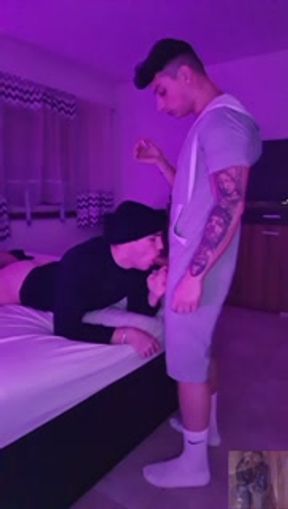 Gay couple smoke and bare fuck session