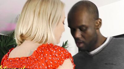 British MILF Chantelle Kittycat takes on a BBC in hot interracial action