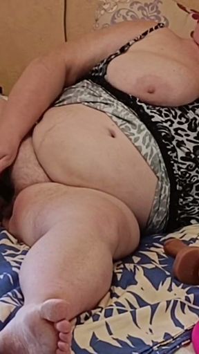 stepmom with big pussy masturbates with toys   Clip 2