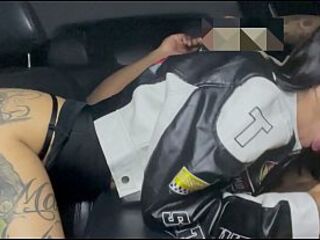 Leaving the funk party, the prostitute was screwed in the car.