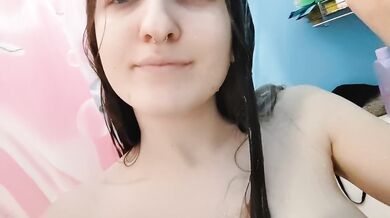 I couldn’t keep my hands still tonight and I didn’t even try solo squirt orgasm all on OF