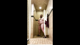 Chub Works-out then Strokes off in Douche