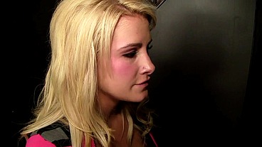 Jessica Nyx Deep Throats Gloryhole Cock