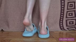 Sweaty Feet in Slippers - 4K MP4