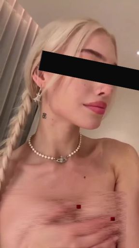 Teeny-bopper flaunts her round ass and perky tits