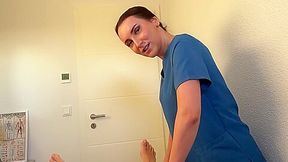 Russian Masseuse Gives An Insane Hand And Blowjobs To A Client