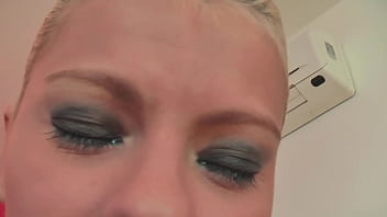 BEAUTY PANTIE PISSING