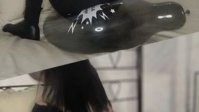 A very attractive sit-to-pop in slow motion this time with a cute Miss Snapback balloon