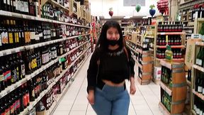 PUBLIC FLASH IN THE SUPERMARKET NATURAL TITS